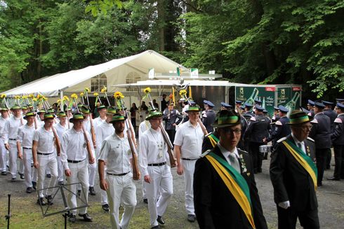 Schon beim Einmarsch in die Erble zeigte sich: Das neue Konzept der Bruderschaft für das Kinder- und Jungschützenfest ging auf.